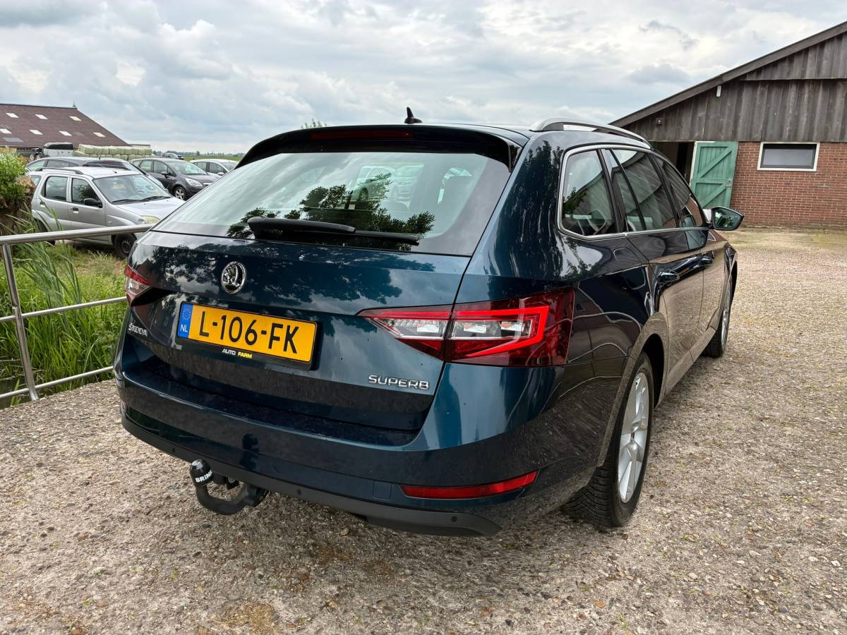 Škoda Superb Skoda Superb Combi 1.5 TSI ACT Ambition Business | Automaat + Cruise + Clima nu € 14.975,-!!!