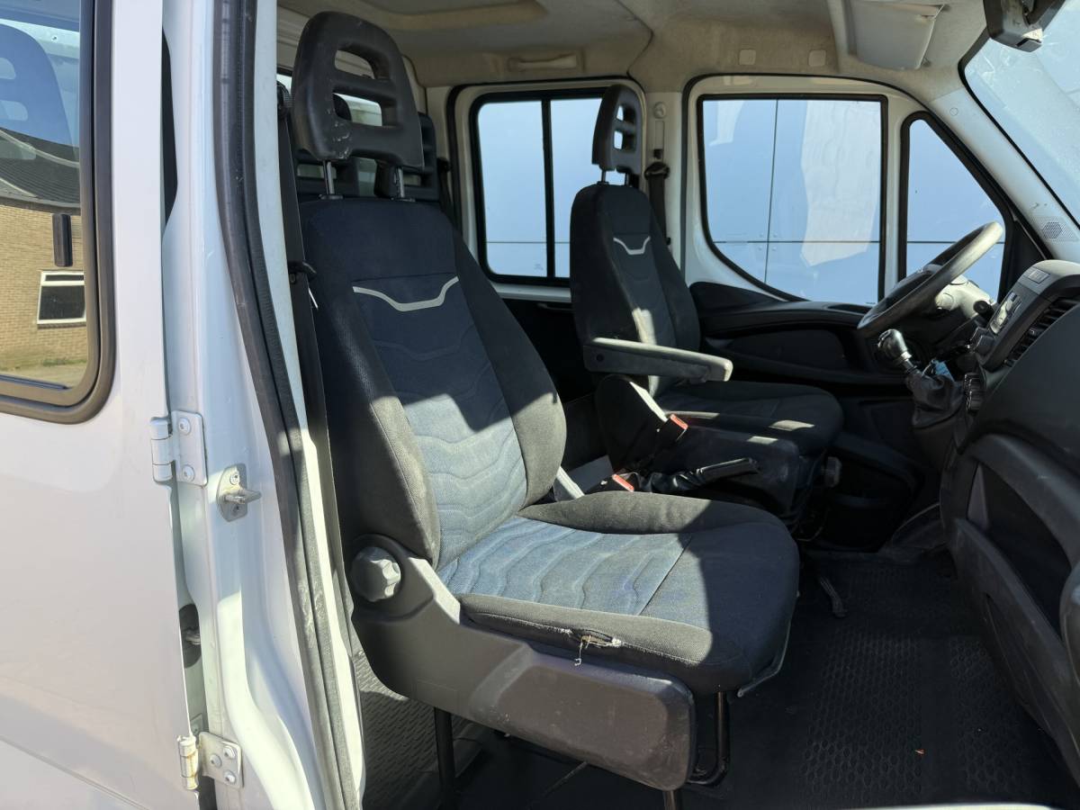 Iveco Daily Iveco Daily 35C14 2.3 Kipper Dubbele Cabine Dubbellucht 3,5t Trekhaak 6 Stoelen Airco Cruise Control Benne Tipper