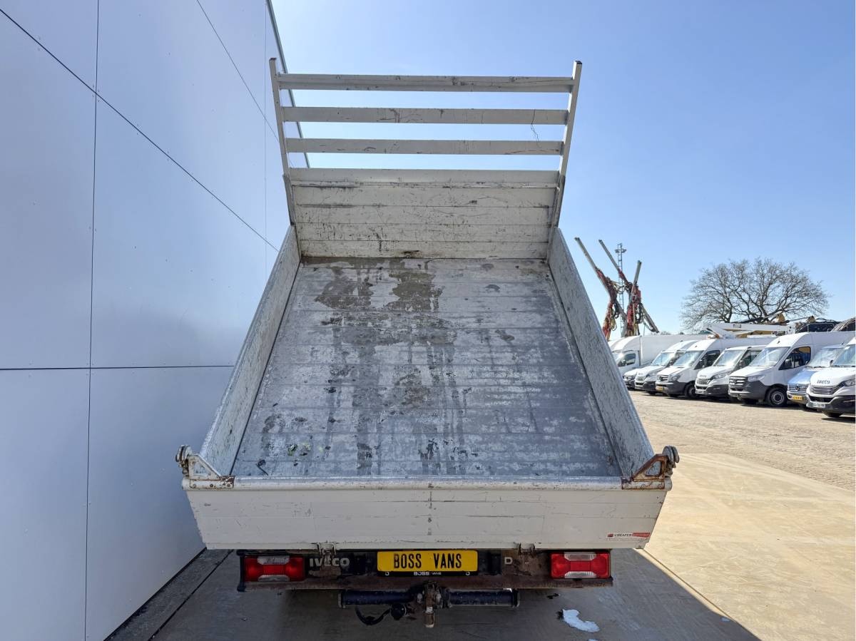 Iveco Daily Iveco Daily 35C14 2.3 Kipper Dubbele Cabine Dubbellucht 3,5t Trekhaak 6 Stoelen Airco Cruise Control Benne Tipper