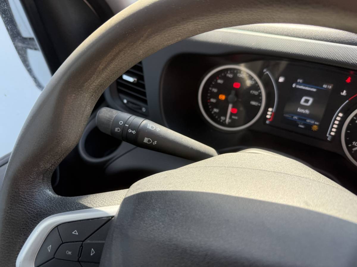 Iveco Daily Iveco Daily 35C14 2.3 Kipper Dubbele Cabine Dubbellucht 3,5t Trekhaak 6 Stoelen Airco Cruise Control Benne Tipper