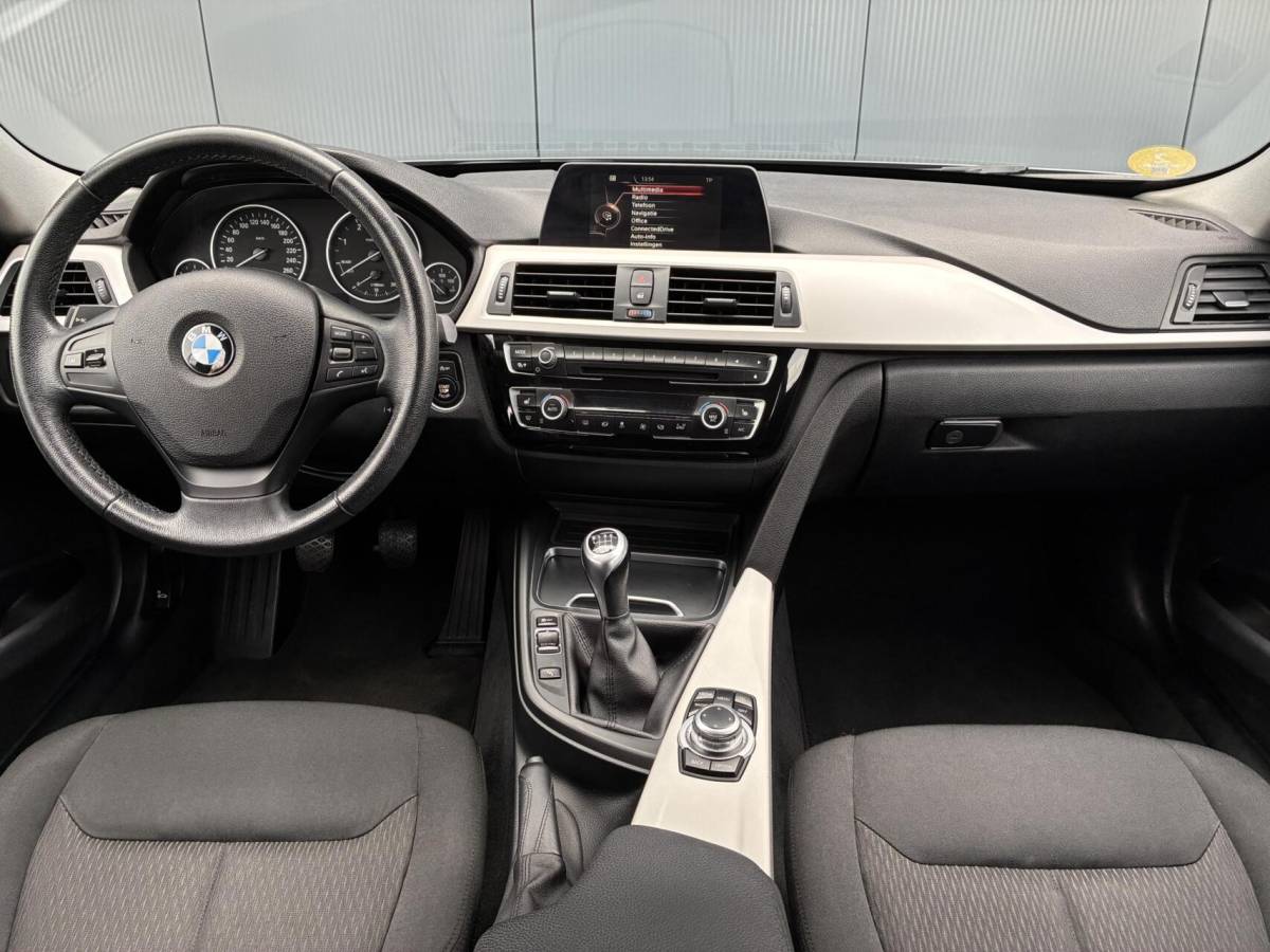 BMW 3 Serie BMW 3-serie Touring 318d | CLIMA | NAVI | STOELVERWARMING