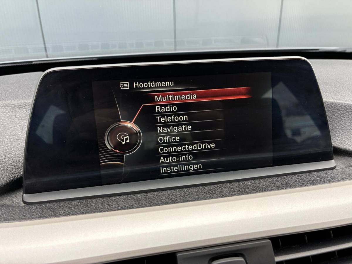 BMW 3 Serie BMW 3-serie Touring 318d | CLIMA | NAVI | STOELVERWARMING
