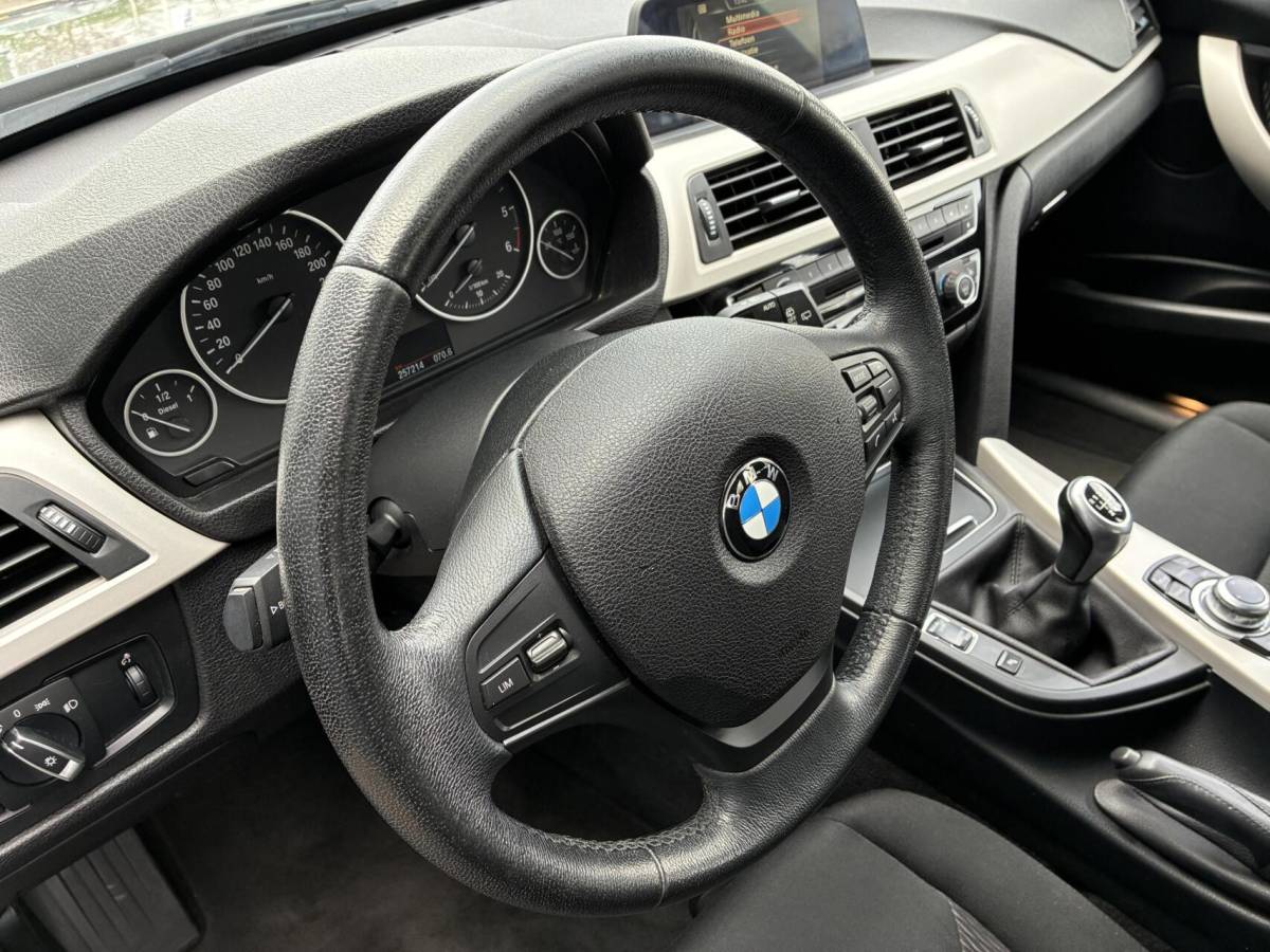 BMW 3 Serie BMW 3-serie Touring 318d | CLIMA | NAVI | STOELVERWARMING