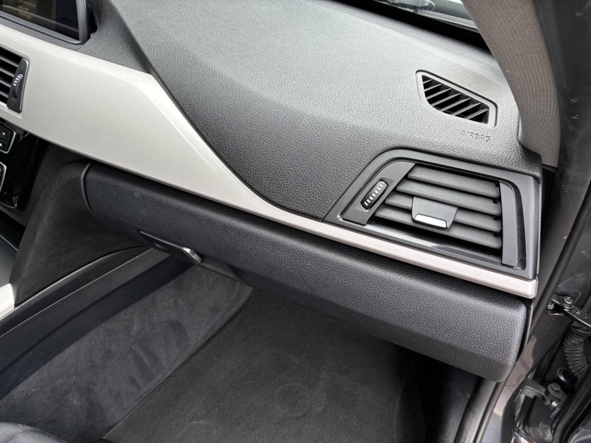 BMW 3 Serie BMW 3-serie Touring 318d | CLIMA | NAVI | STOELVERWARMING