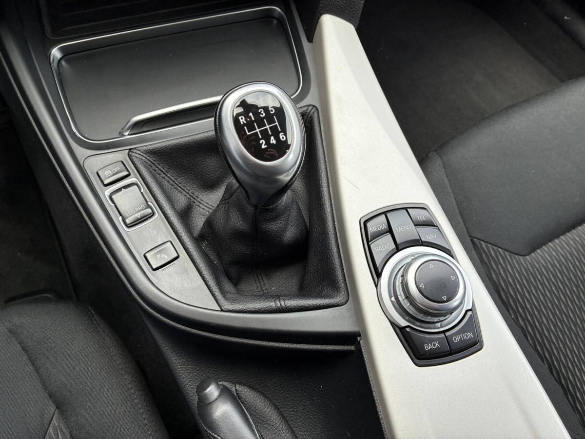 BMW 3 Serie BMW 3-serie Touring 318d | CLIMA | NAVI | STOELVERWARMING