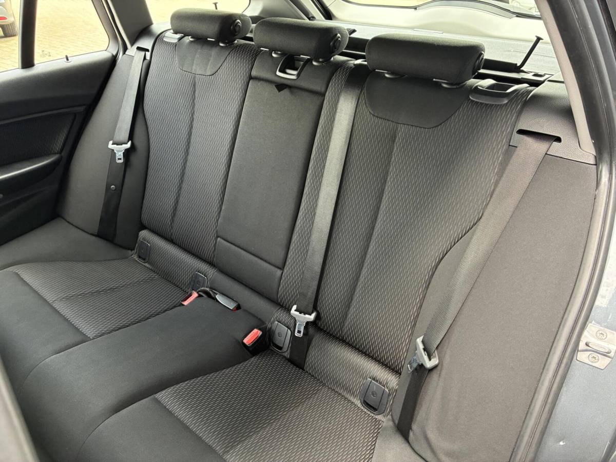 BMW 3 Serie BMW 3-serie Touring 318d | CLIMA | NAVI | STOELVERWARMING
