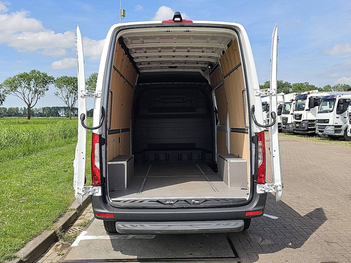 Mercedes-Benz Sprinter MERCEDES-BENZ SPRINTER 317 l2h2 mbux rwd euro6!