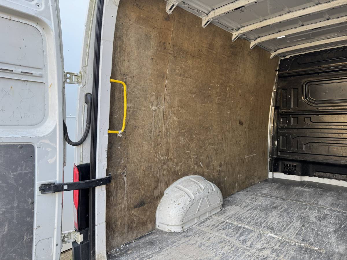 Volkswagen Crafter Volkswagen Crafter 2.0 TDI 140 PK Imperiaal Glasresteel Glastransporter L3H3 Camera Carplay Airco Cruise control Glaszetter