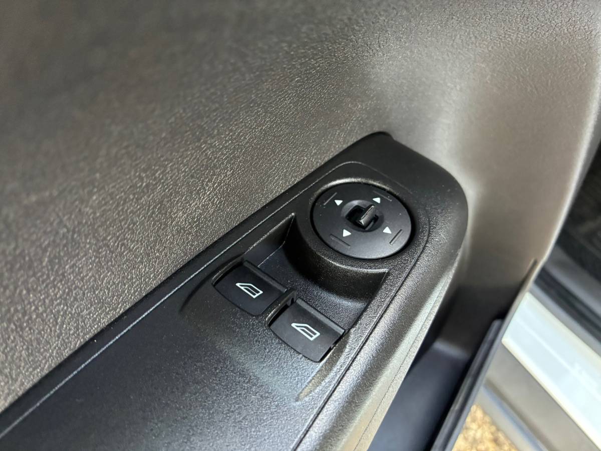 Ford Transit Courier Ford Transit Courier 1.5 TDCI Trend | Airco + Radio + Schuifdeur Nu € 6.975,- Ex BTW !!!