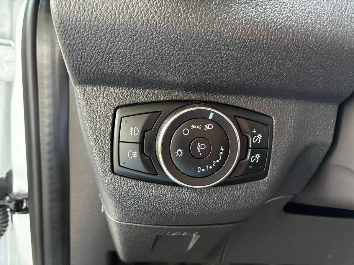 Ford Transit Courier Ford Transit Courier 1.5 TDCI Trend | Airco + Radio + Schuifdeur Nu € 6.975,- Ex BTW !!!