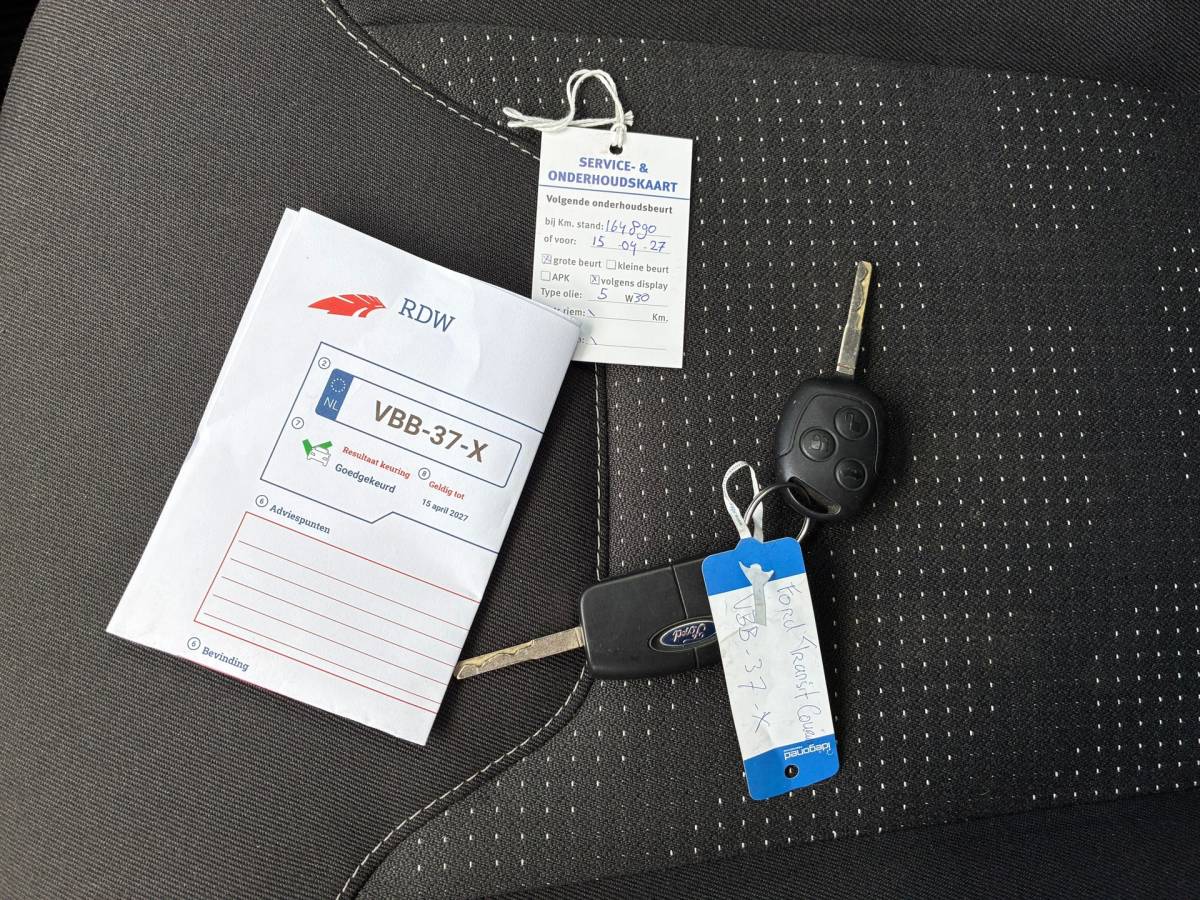 Ford Transit Courier Ford Transit Courier 1.5 TDCI Trend | Airco + Radio + Schuifdeur Nu € 6.975,- Ex BTW !!!
