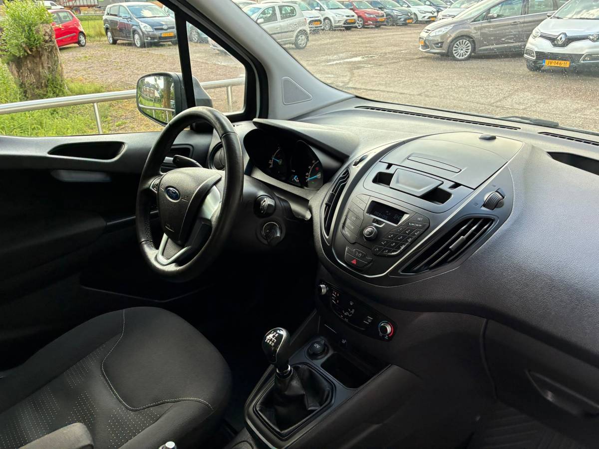 Ford Transit Courier Ford Transit Courier 1.5 TDCI Trend | Airco + Radio + Schuifdeur Nu € 6.975,- Ex BTW !!!