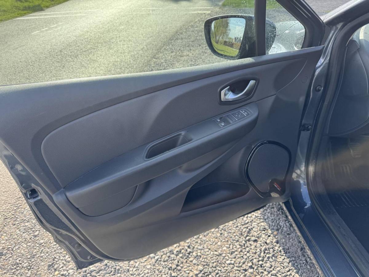 Renault Clio Renault Clio 0.9 TCe Zen 5deurs boekjes navigatie cruise