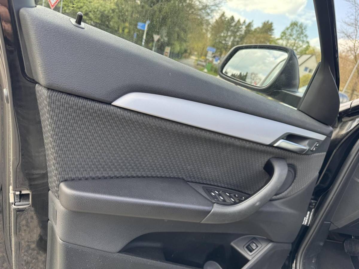 BMW X2 BMW X2 sDrive18i Executive automaat trekhaak stoelv boekjes