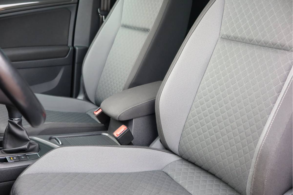 Volkswagen Tiguan Volkswagen Tiguan 1.4 TSI 92kw 125pk R-Line  Connected Series, Trekhaak afneembaar , Lane assist, Cruise control , Carplay , Navi, PDC, Achteruitrijcamera , LMV. Parkeerassistent . etc