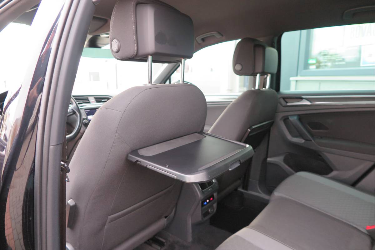 Volkswagen Tiguan Volkswagen Tiguan 1.4 TSI 92kw 125pk R-Line  Connected Series, Trekhaak afneembaar , Lane assist, Cruise control , Carplay , Navi, PDC, Achteruitrijcamera , LMV. Parkeerassistent . etc