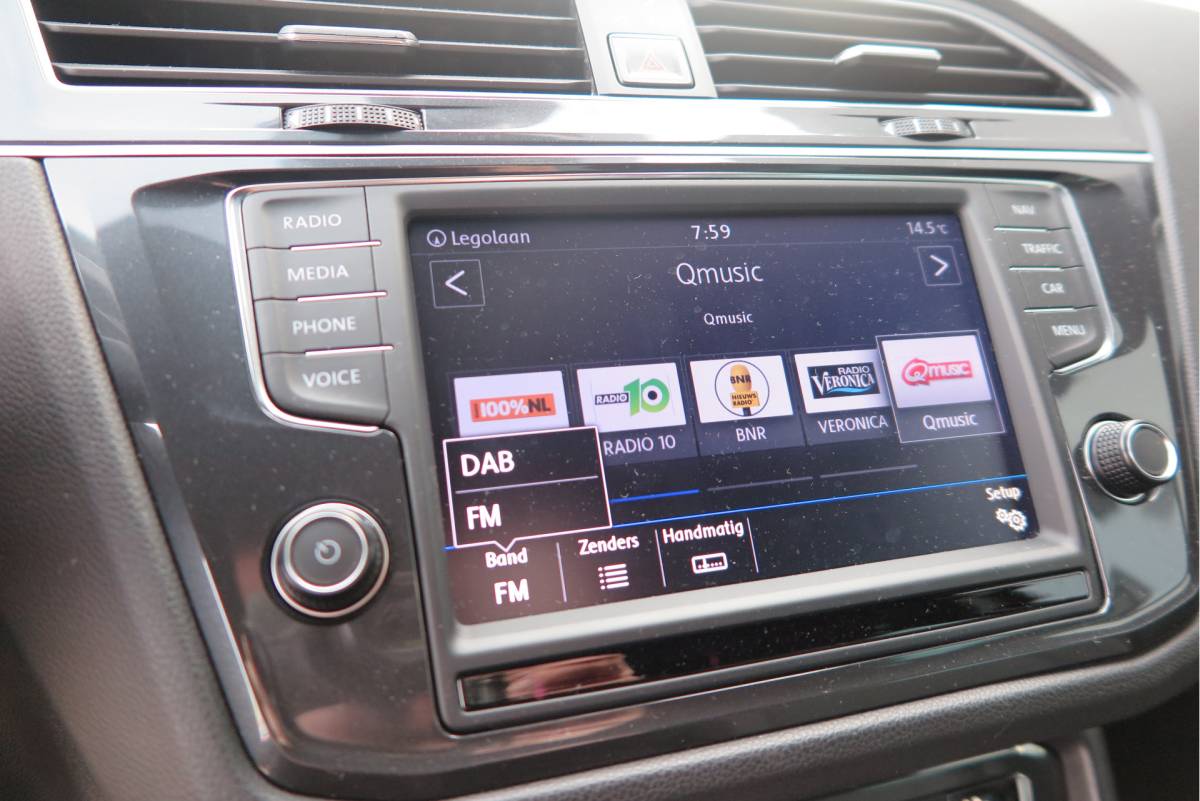 Volkswagen Tiguan Volkswagen Tiguan 1.4 TSI 92kw 125pk R-Line  Connected Series, Trekhaak afneembaar , Lane assist, Cruise control , Carplay , Navi, PDC, Achteruitrijcamera , LMV. Parkeerassistent . etc