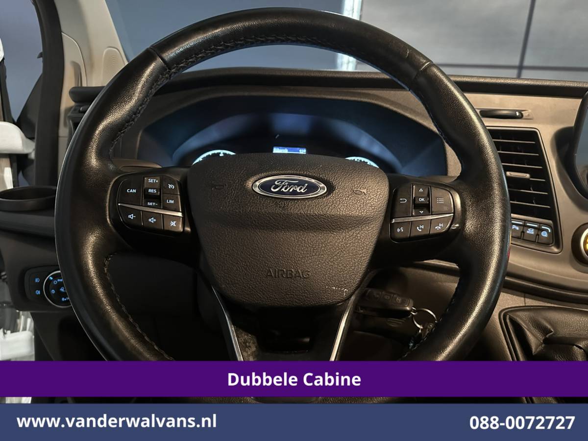 Ford Transit Custom Ford Transit Custom 2.0 TDCI 131pk L2H1 Dubbele Cabine Inrichting Euro6 Airco | 5-Zits | Camera | Cruisecontrol | LED Parkeersensoren, Stoelverwarming, Achterklep, Dakdragers, 2800kg trekvermogen