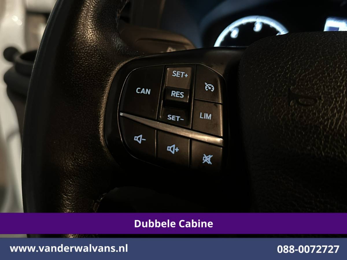 Ford Transit Custom Ford Transit Custom 2.0 TDCI 131pk L2H1 Dubbele Cabine Inrichting Euro6 Airco | 5-Zits | Camera | Cruisecontrol | LED Parkeersensoren, Stoelverwarming, Achterklep, Dakdragers, 2800kg trekvermogen