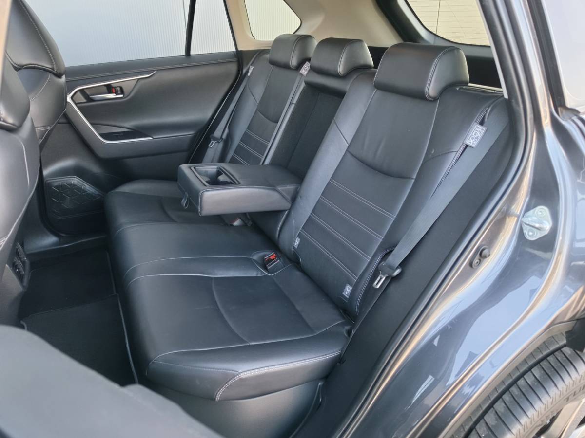 Toyota RAV4 Toyota RAV4 2.5 Hybrid Executive Leder Navi Pano Camera