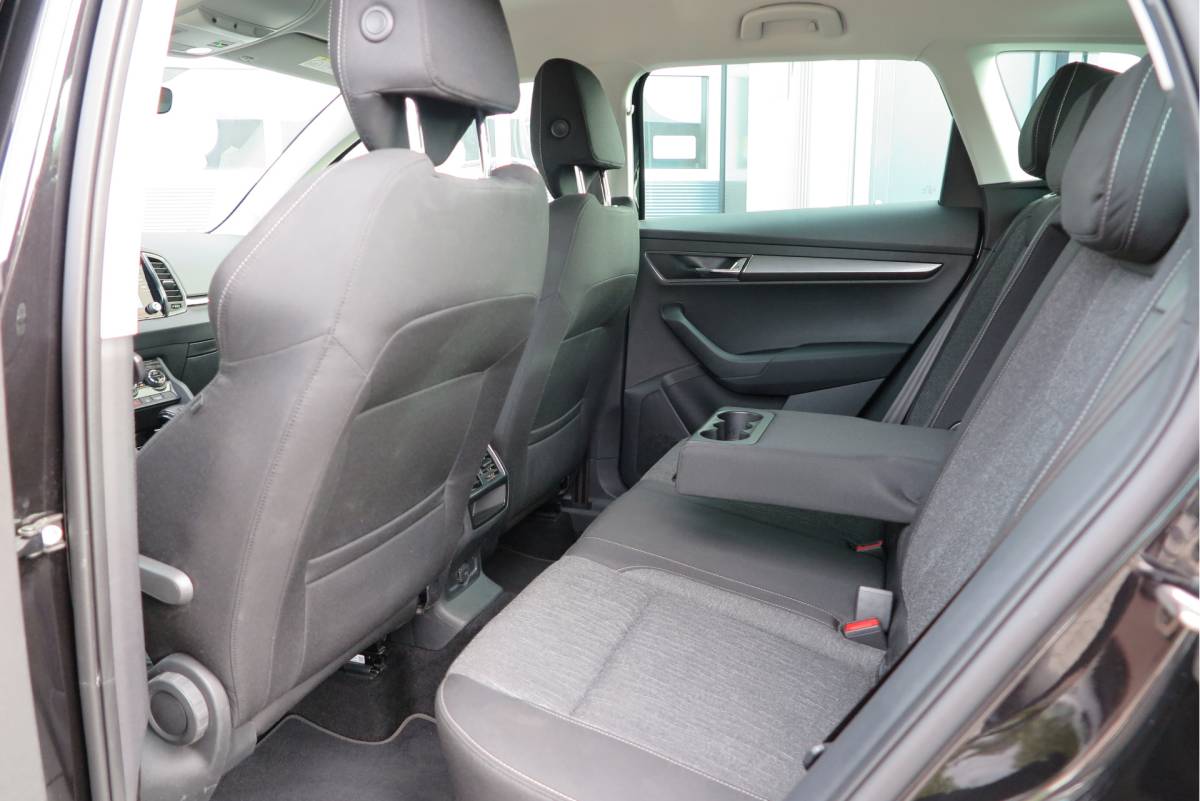 Škoda Karoq ŠKODA Karoq 1.5 TSI 150pk DSG ACT Business Edition Plus Trekhaak ,Side assist , Lane assist , Adaptive cruise, Stoelverwarming ,Navi, PDC , Camera etc. .