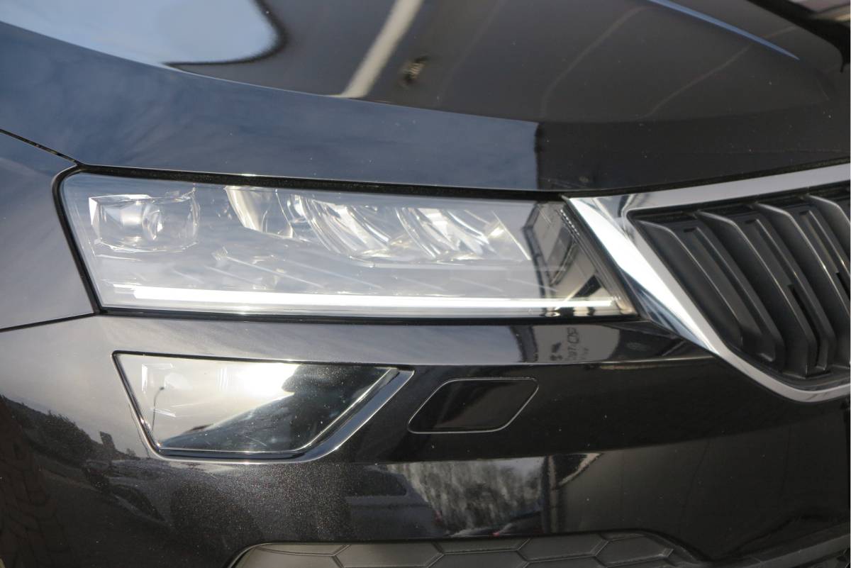 Škoda Karoq ŠKODA Karoq 1.5 TSI 150pk DSG ACT Business Edition Plus Trekhaak ,Side assist , Lane assist , Adaptive cruise, Stoelverwarming ,Navi, PDC , Camera etc. .