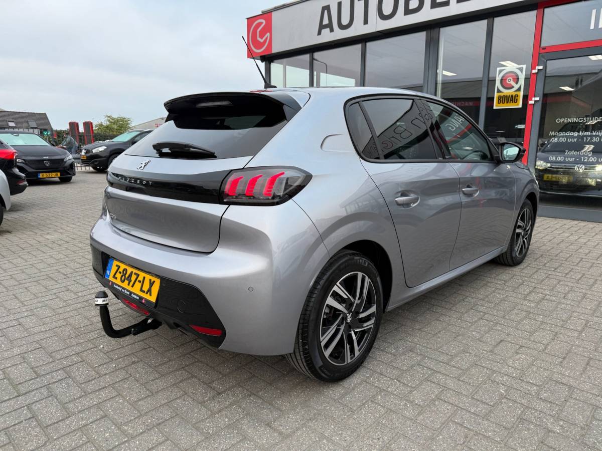 Peugeot 208 Peugeot 208 1.2 PureTech 100PK Allure Pack | Camera | Trekhaak