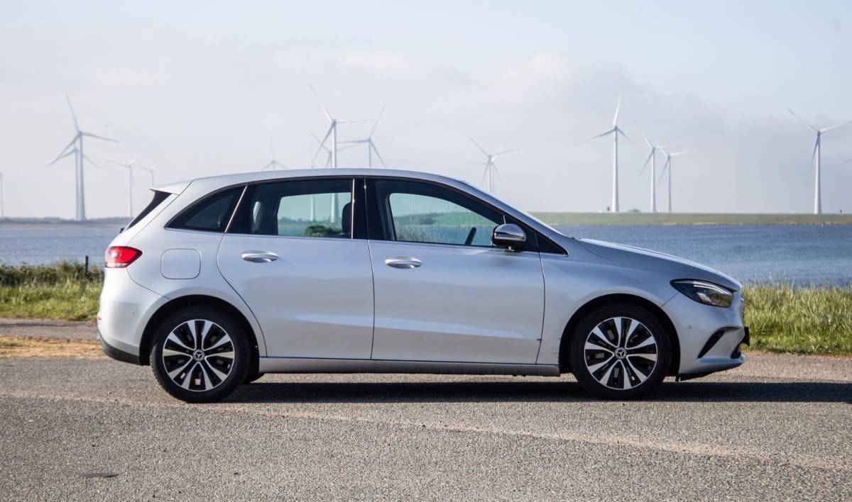 Mercedes-Benz B-Klasse Mercedes-Benz B-klasse 250 e Premium Plus DEALER ONDERHOUDEN / STOELVERWARMING / CARPLAY / CAMERA