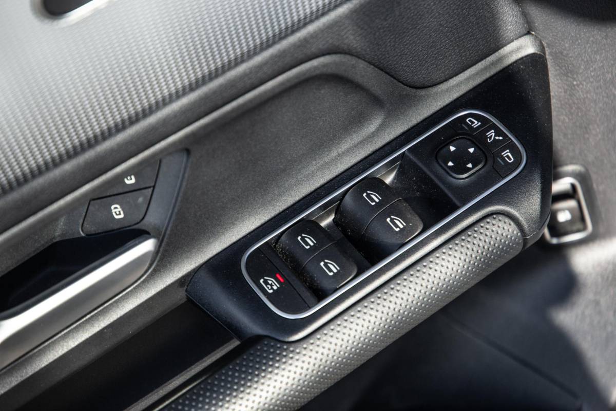 Mercedes-Benz B-Klasse Mercedes-Benz B-klasse 250 e Premium Plus DEALER ONDERHOUDEN / STOELVERWARMING / CARPLAY / CAMERA