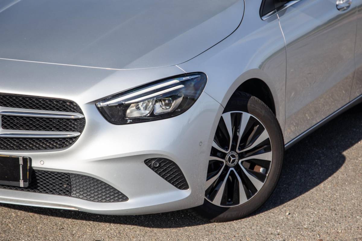 Mercedes-Benz B-Klasse Mercedes-Benz B-klasse 250 e Premium Plus DEALER ONDERHOUDEN / STOELVERWARMING / CARPLAY / CAMERA