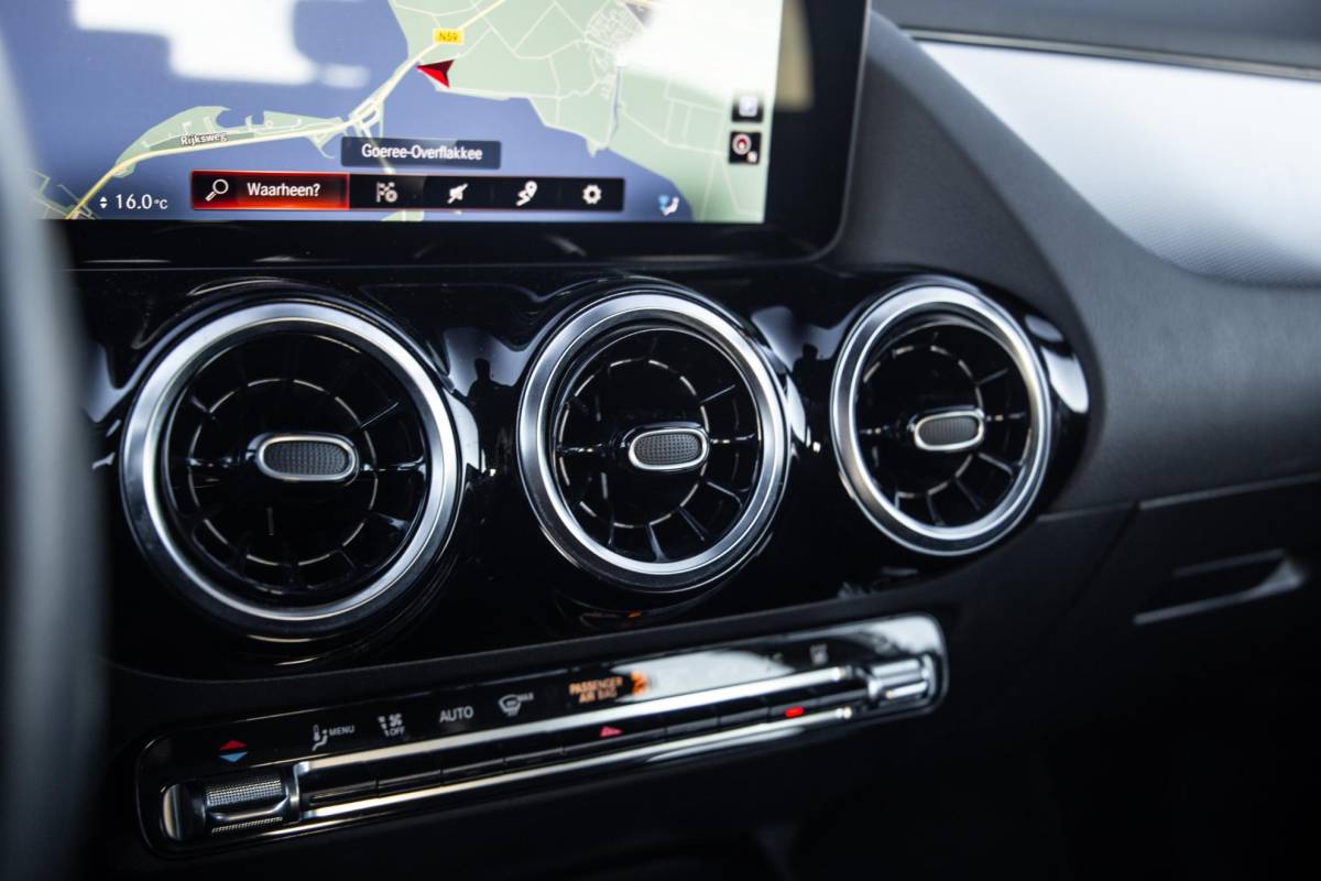Mercedes-Benz B-Klasse Mercedes-Benz B-klasse 250 e Premium Plus DEALER ONDERHOUDEN / STOELVERWARMING / CARPLAY / CAMERA