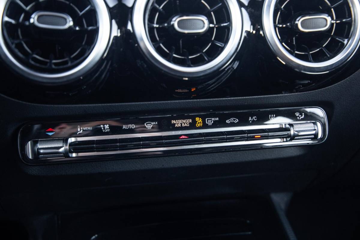 Mercedes-Benz B-Klasse Mercedes-Benz B-klasse 250 e Premium Plus DEALER ONDERHOUDEN / STOELVERWARMING / CARPLAY / CAMERA