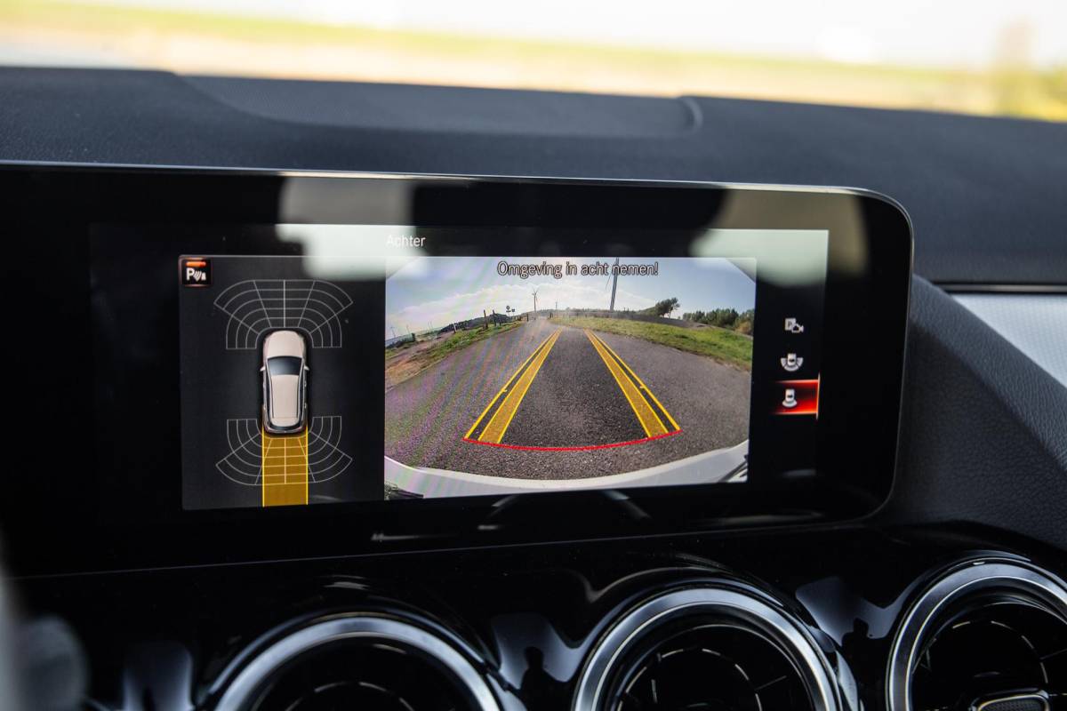 Mercedes-Benz B-Klasse Mercedes-Benz B-klasse 250 e Premium Plus DEALER ONDERHOUDEN / STOELVERWARMING / CARPLAY / CAMERA