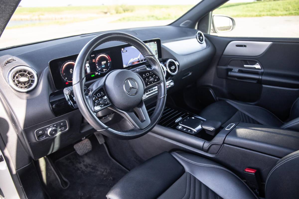 Mercedes-Benz B-Klasse Mercedes-Benz B-klasse 250 e Premium Plus DEALER ONDERHOUDEN / STOELVERWARMING / CARPLAY / CAMERA