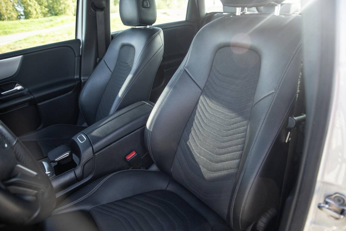 Mercedes-Benz B-Klasse Mercedes-Benz B-klasse 250 e Premium Plus DEALER ONDERHOUDEN / STOELVERWARMING / CARPLAY / CAMERA