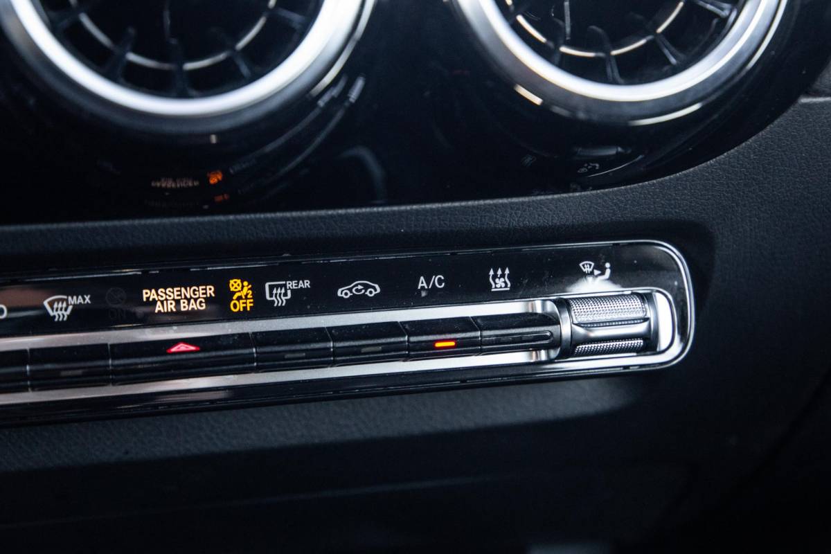 Mercedes-Benz B-Klasse Mercedes-Benz B-klasse 250 e Premium Plus DEALER ONDERHOUDEN / STOELVERWARMING / CARPLAY / CAMERA