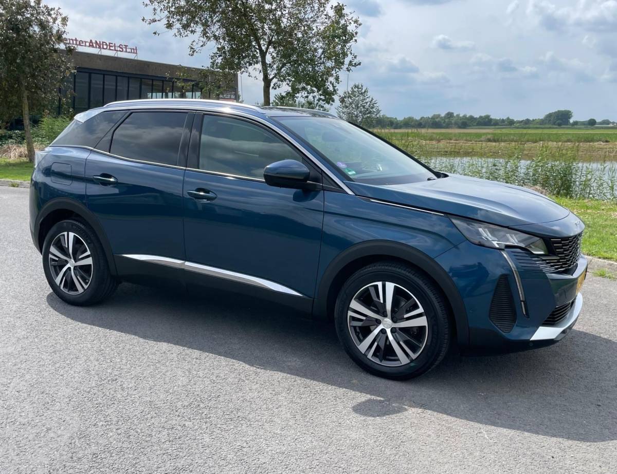 Peugeot 3008 Peugeot 3008 1.2 PureTech Blue Lease Allure, Trekhaak, Cam, Carplay, Cruise, Keyless, Navi, Pdc, Geen import, Nap, Volledig oh!