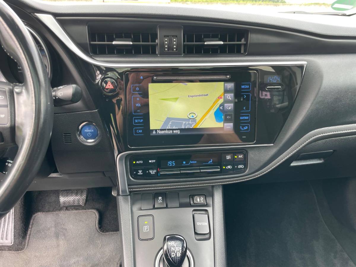 Toyota Auris Toyota Auris Touring Sports 1.8 Hybrid Freestyle, Aut, Pano, Cruise, Cam, Keyless, Navi, Geen import, Nap, Dealer oh!