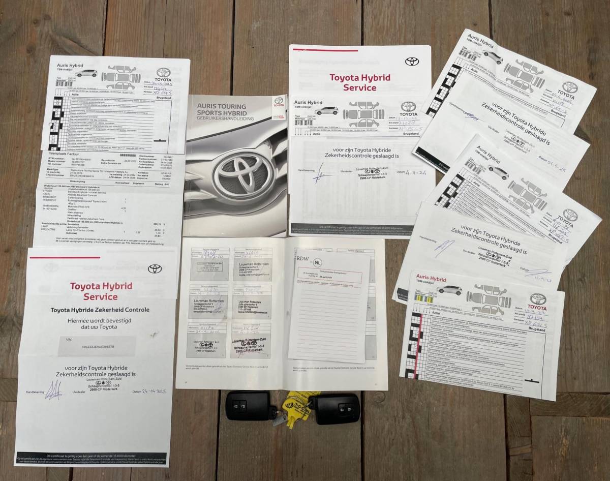 Toyota Auris Toyota Auris Touring Sports 1.8 Hybrid Freestyle, Aut, Pano, Cruise, Cam, Keyless, Navi, Geen import, Nap, Dealer oh!