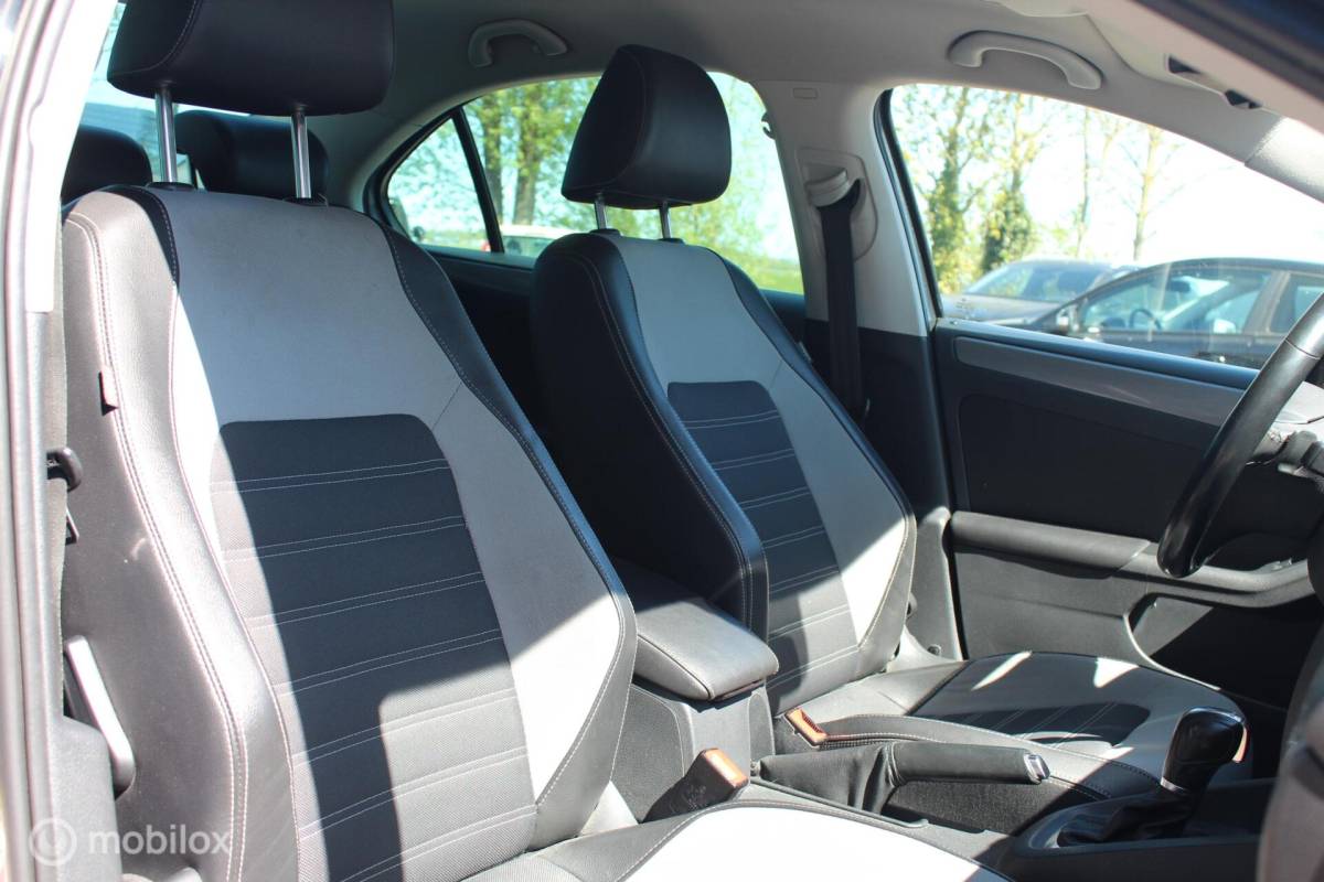 Volkswagen Jetta Volkswagen Jetta 1.4 TSI Aut Highline Leder/18Inch/Navi/ECC