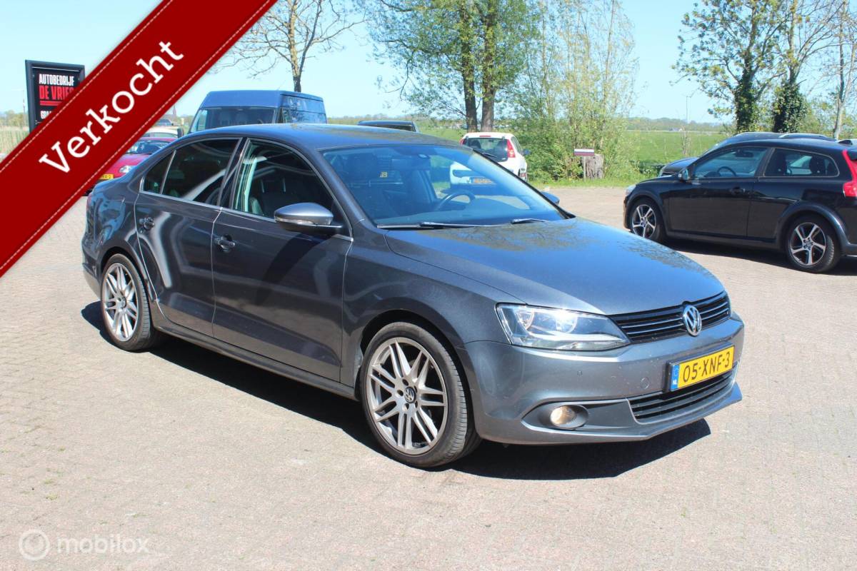 Volkswagen Jetta Volkswagen Jetta 1.4 TSI Aut Highline Leder/18Inch/Navi/ECC