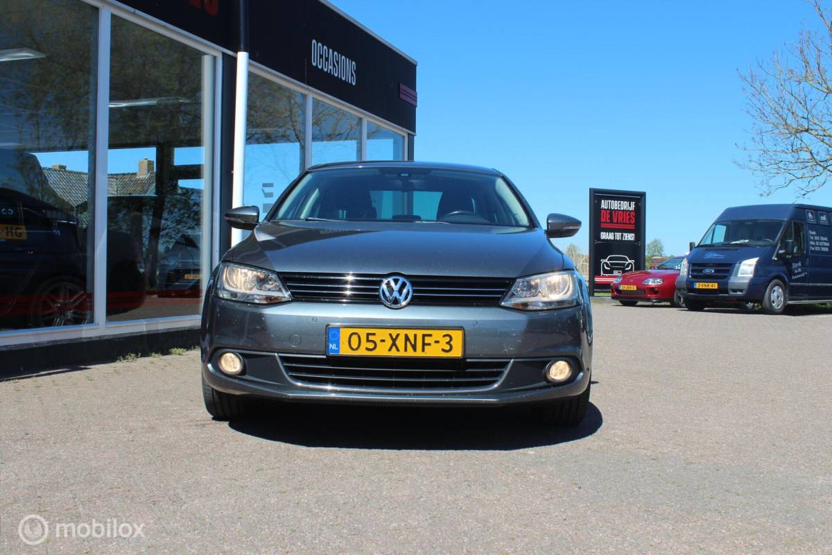 Volkswagen Jetta Volkswagen Jetta 1.4 TSI Aut Highline Leder/18Inch/Navi/ECC