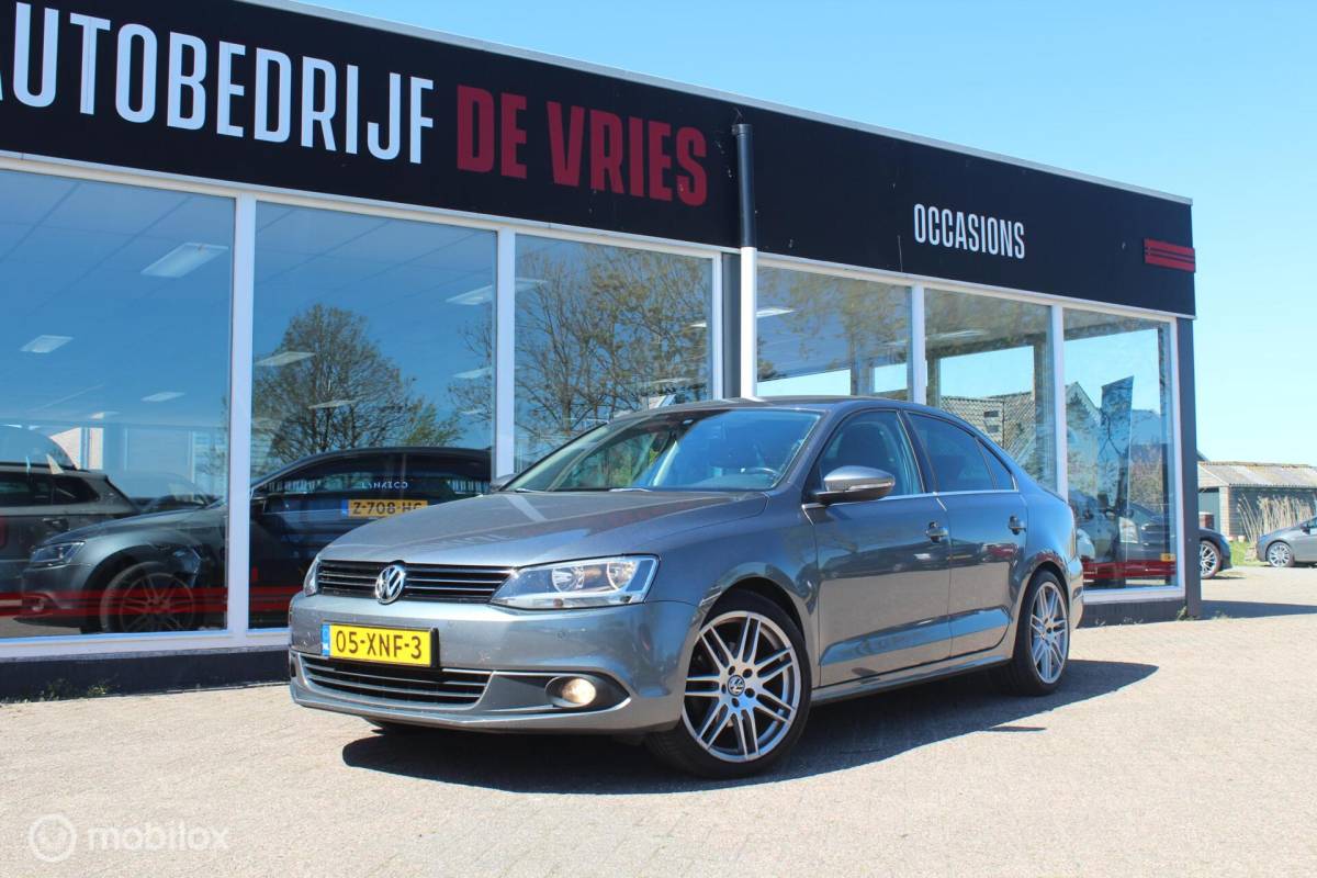 Volkswagen Jetta Volkswagen Jetta 1.4 TSI Aut Highline Leder/18Inch/Navi/ECC