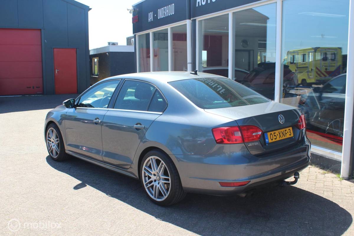 Volkswagen Jetta Volkswagen Jetta 1.4 TSI Aut Highline Leder/18Inch/Navi/ECC