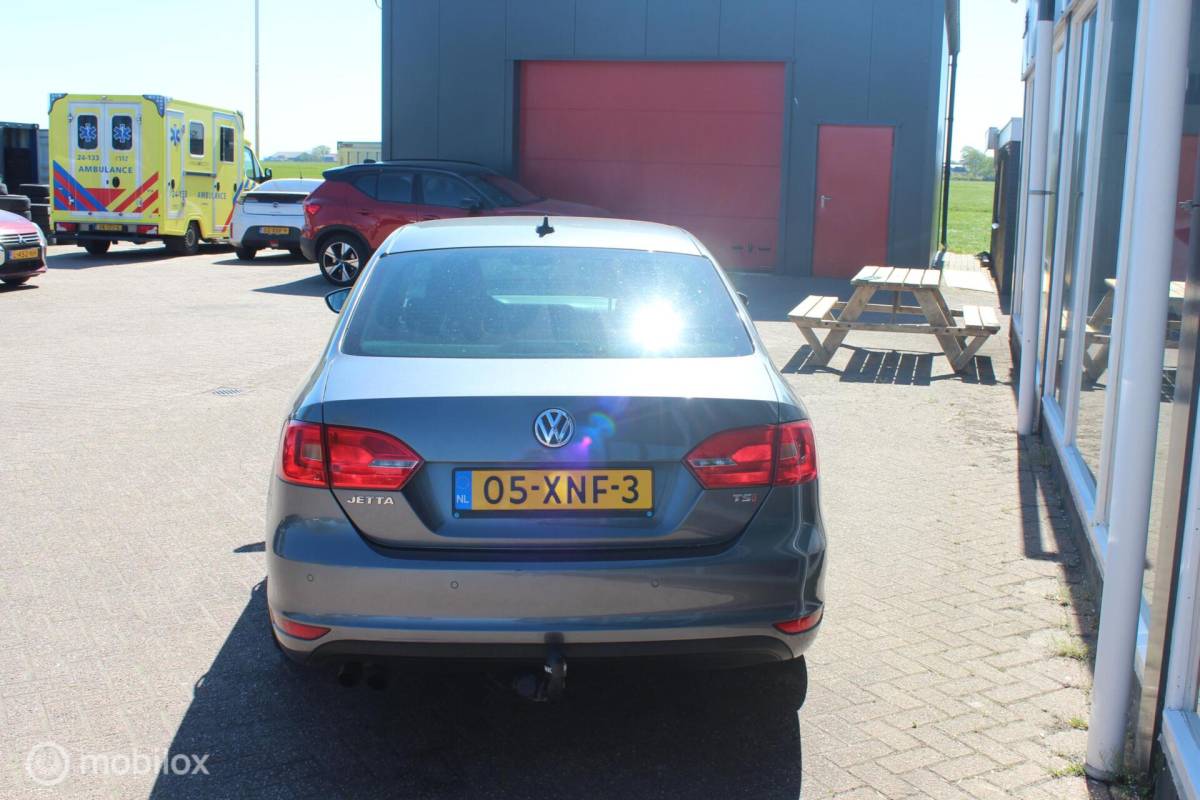 Volkswagen Jetta Volkswagen Jetta 1.4 TSI Aut Highline Leder/18Inch/Navi/ECC