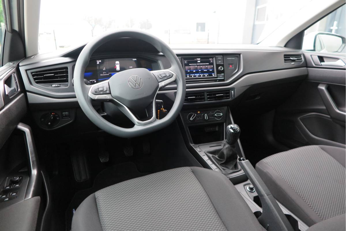 Volkswagen Polo Volkswagen Polo 1.0 TSI 95pk ,Airco , App connect, Navi via app, Smartphone integratie, DAB+ radio, Stuurwiel multifunctioneel, etc.