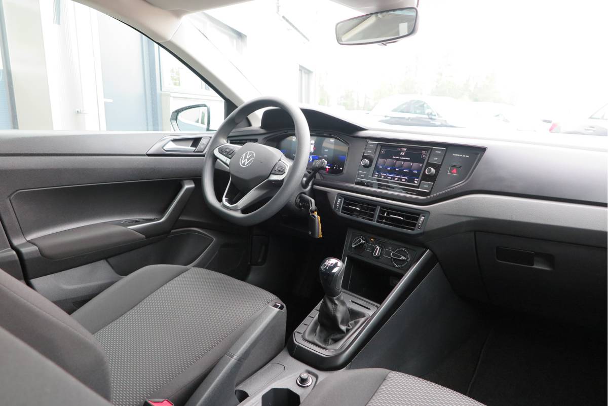 Volkswagen Polo Volkswagen Polo 1.0 TSI 95pk ,Airco , App connect, Navi via app, Smartphone integratie, DAB+ radio, Stuurwiel multifunctioneel, etc.