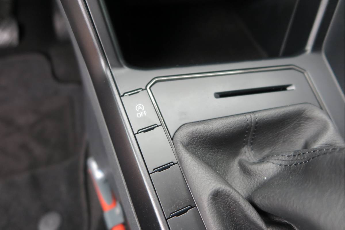 Volkswagen Polo Volkswagen Polo 1.0 TSI 95pk ,Airco , App connect, Navi via app, Smartphone integratie, DAB+ radio, Stuurwiel multifunctioneel, etc.