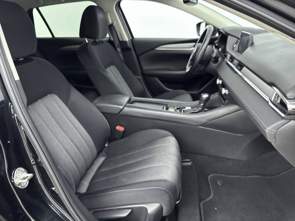 Mazda 6 Mazda 6 Sportbreak 2.0 SkyActiv-G 165 Business Comfort Automaat Acc,Apple carpl,Blis,Climate Contr,Stoel+stuur verwarming,Trekhaak