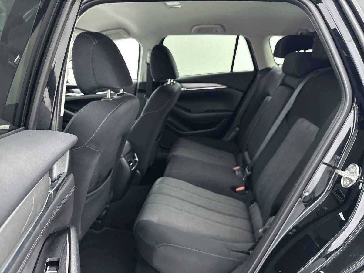 Mazda 6 Mazda 6 Sportbreak 2.0 SkyActiv-G 165 Business Comfort Automaat Acc,Apple carpl,Blis,Climate Contr,Stoel+stuur verwarming,Trekhaak